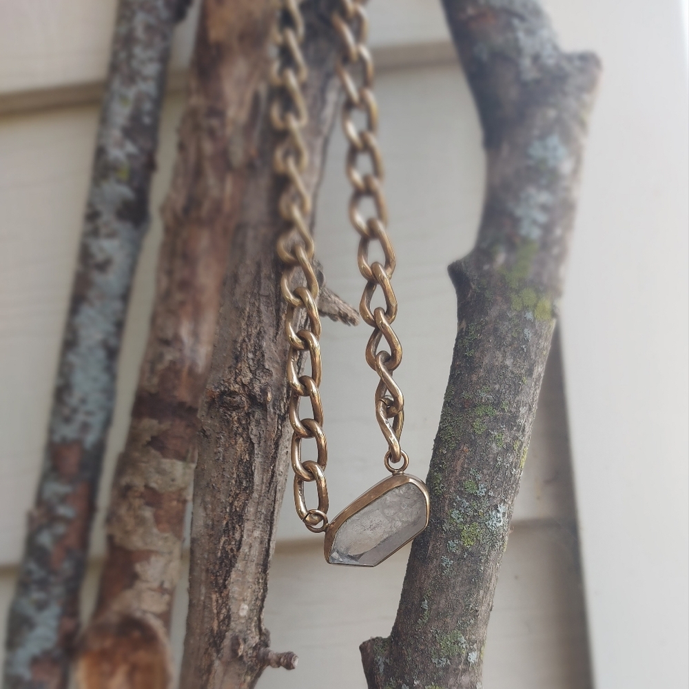 🔮🌙 Rhiana|| Quartz Chain by Lissa Bowie||18–20”|| Quartz Crystal ||🔮🌙